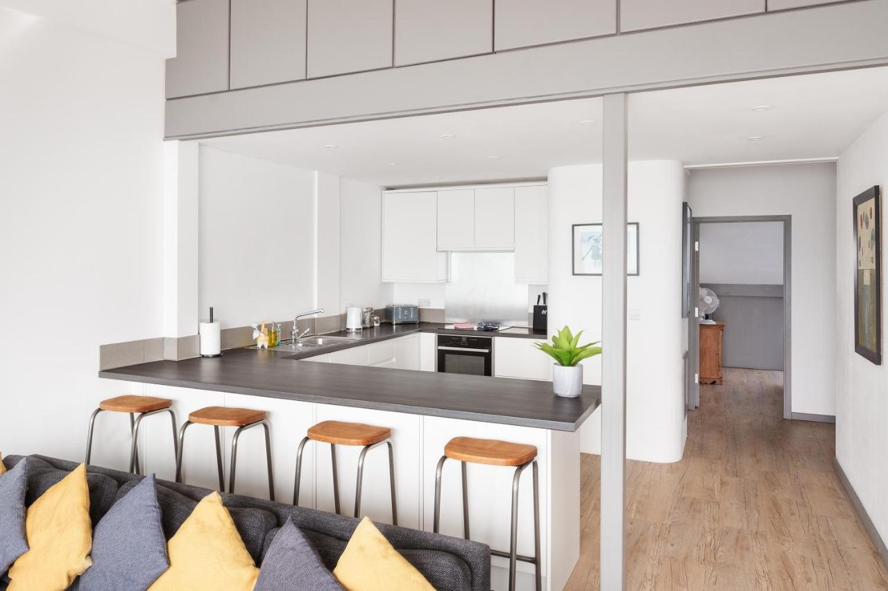 Lancing Beach Apartment. Екстериор снимка