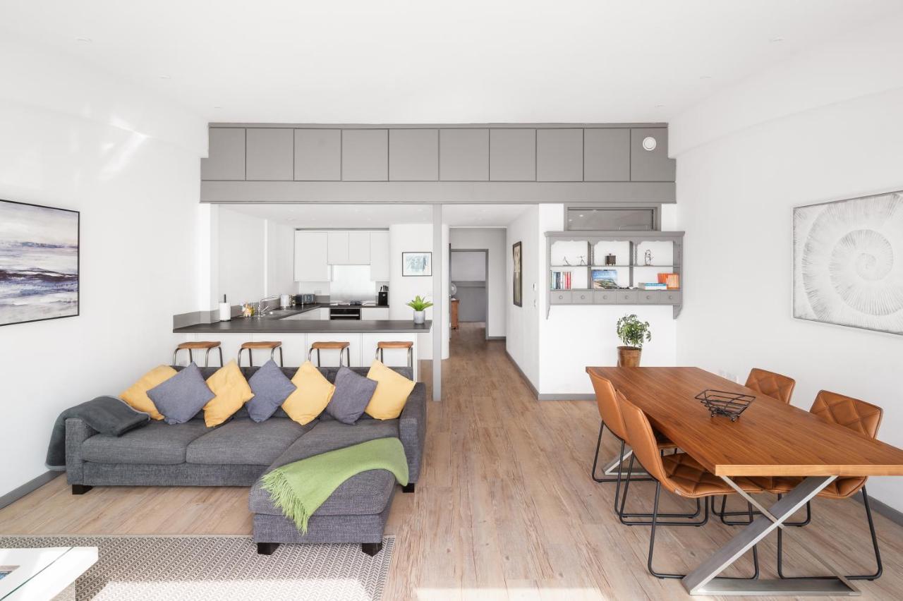 Lancing Beach Apartment. Екстериор снимка