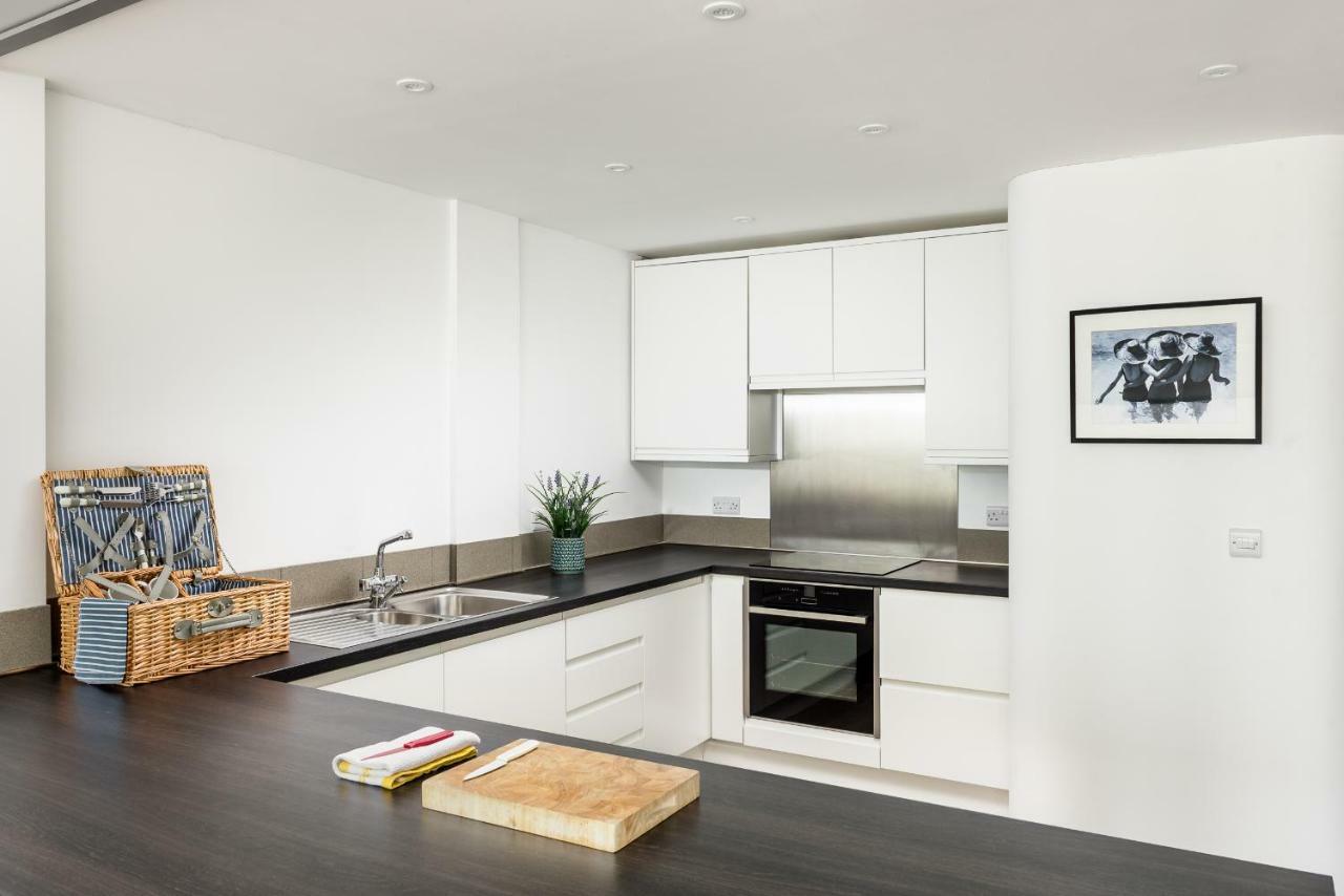 Lancing Beach Apartment. Екстериор снимка